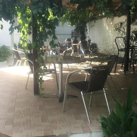 New Sedan Pansiyon Бодрум